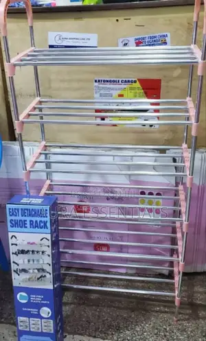 Lightweight and Space-Saving Storage Solution for Footwear