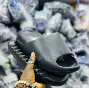 Men’S Black Adidas Yeezy Slide Push In Sandals