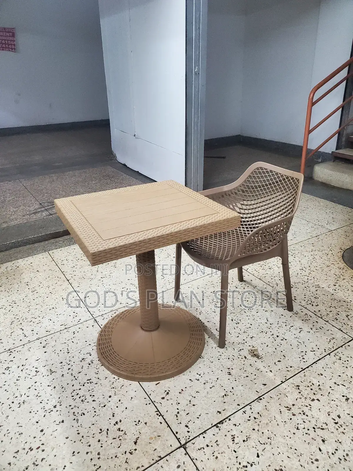 Reading Plastic Table and Chair Single Seater