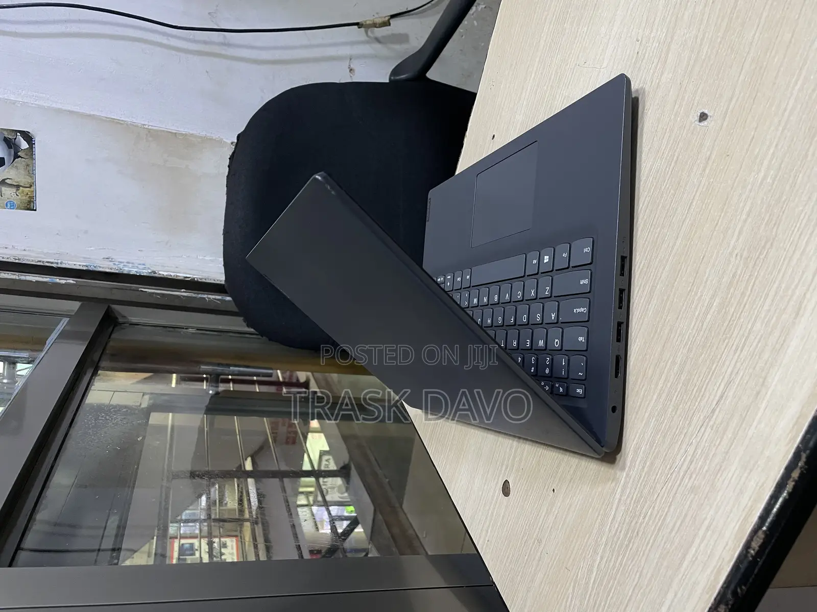 Laptop Lenovo V14 G3 IAP 8GB Intel Core I5 SSD 256GB