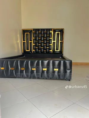 Puzzle Bed in Black