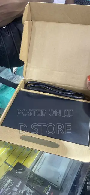 Commando Network Switch 8-Port