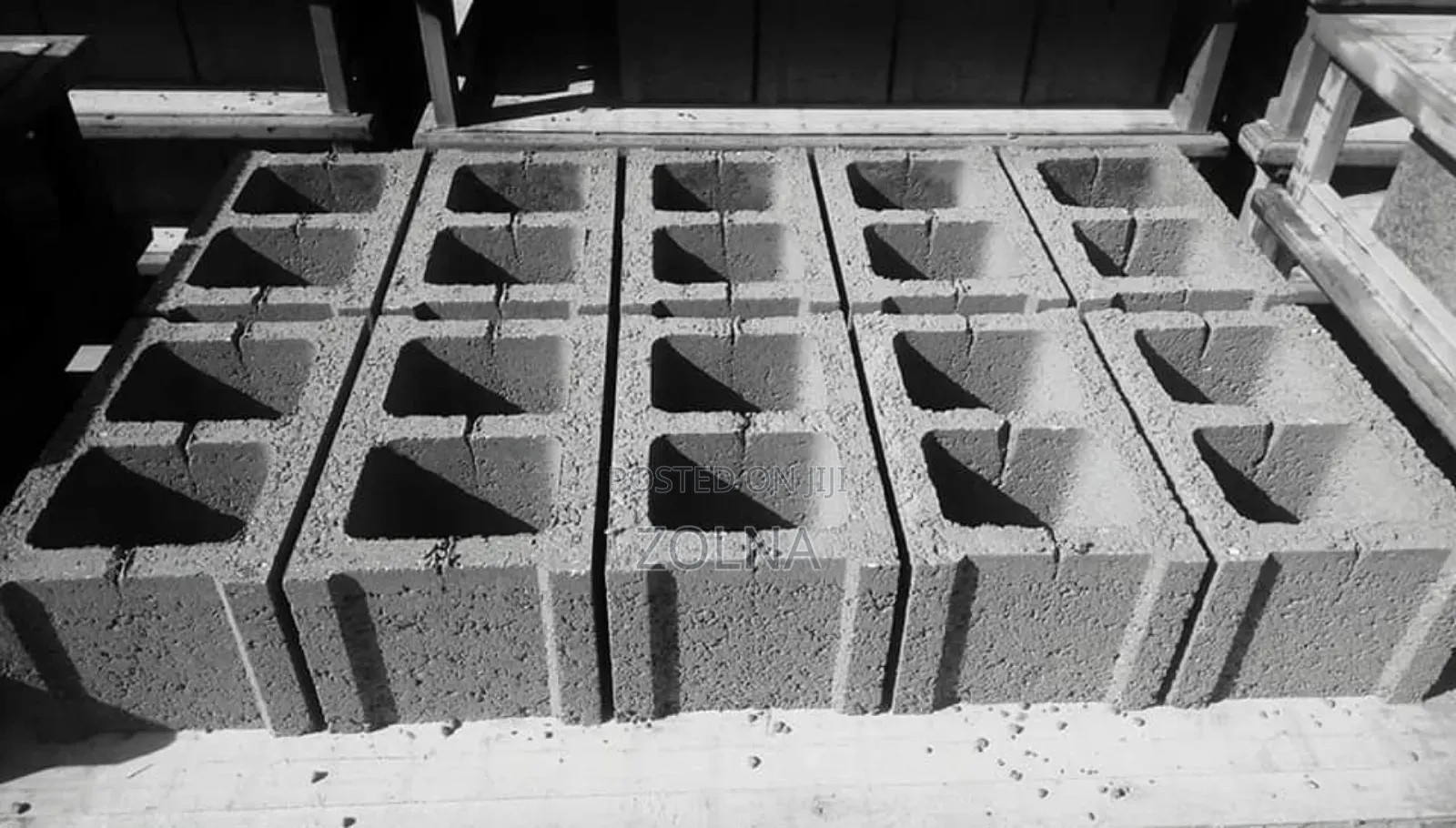 Blocks Hollow 8 Inch