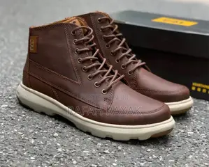 Men’S Classic Brown Caterpillar Leather Boots