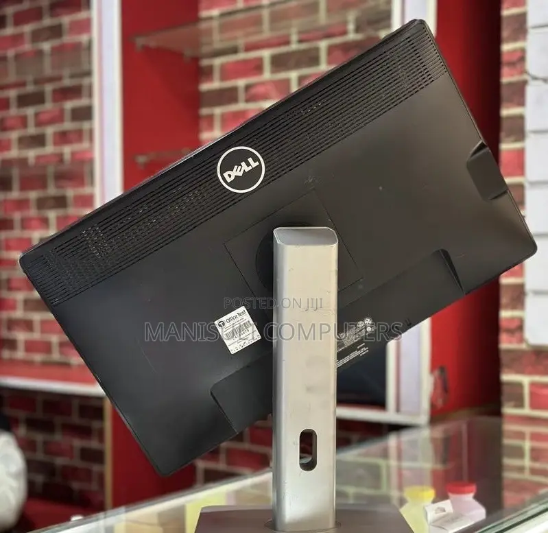 Dell Monitor 24 Inch Screen Ips Vga Dp Usb 3.0