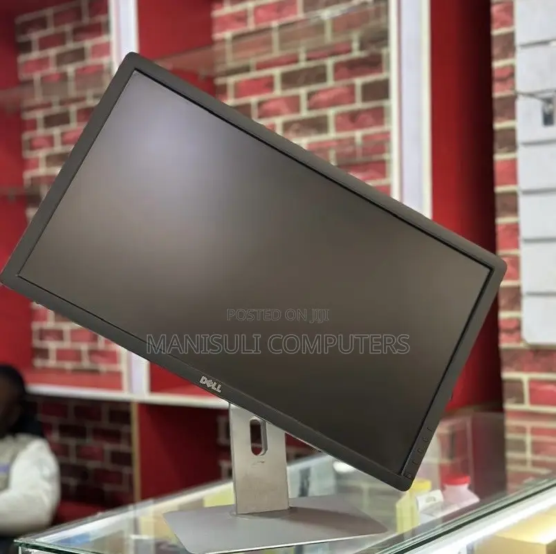 Dell Monitor 24 Inch Screen Ips Vga Dp Usb 3.0