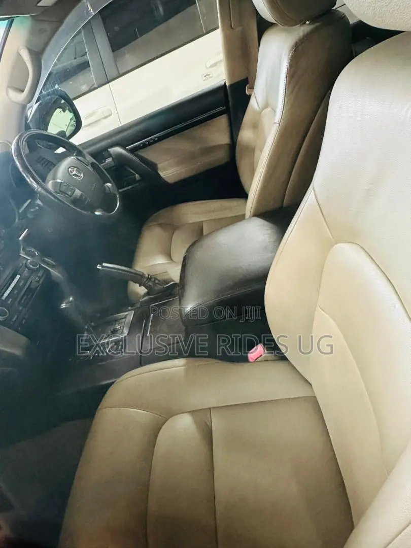 Toyota Land Cruiser 2015 White