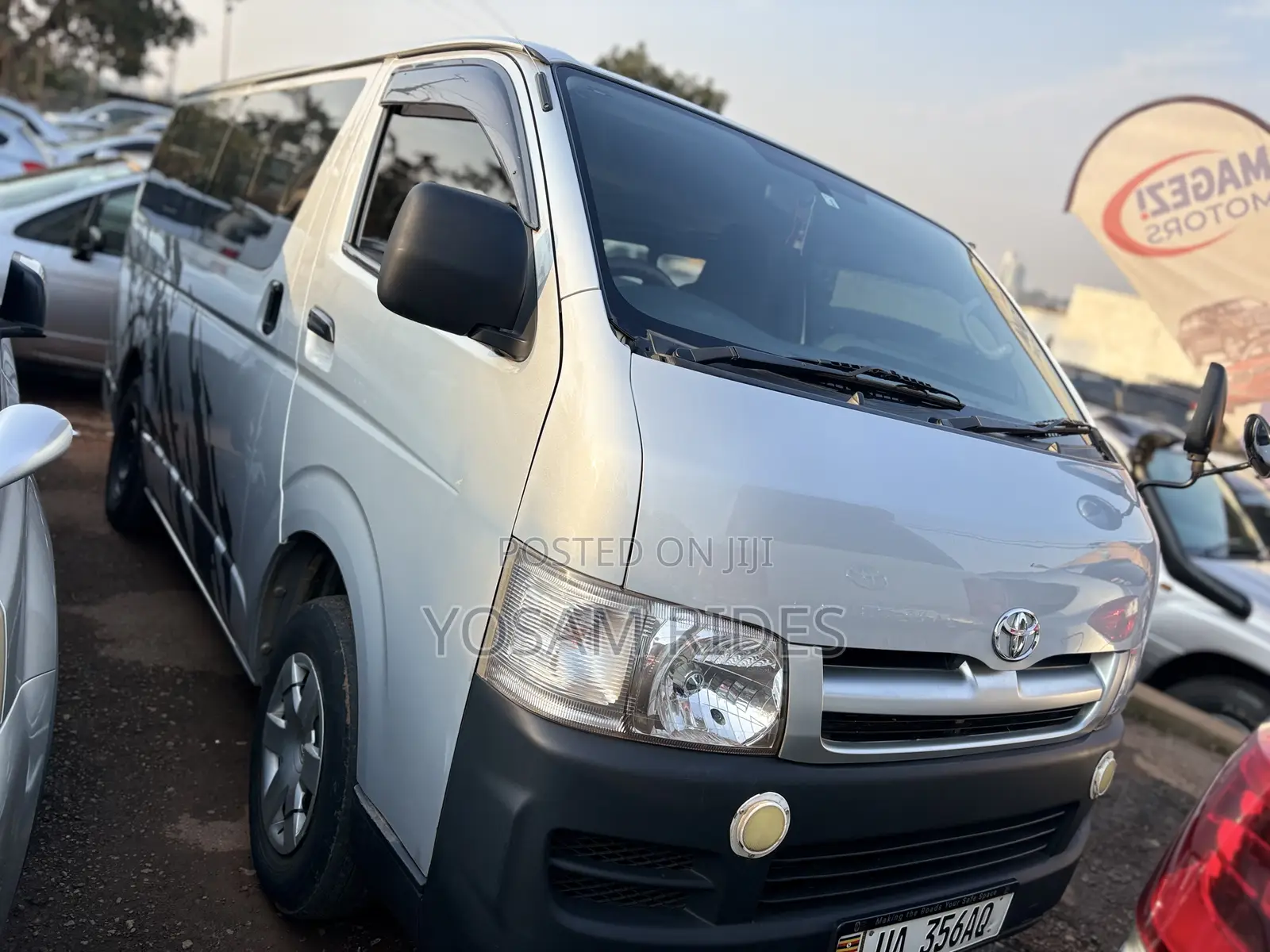 Toyota HiAce 2010 Silver
