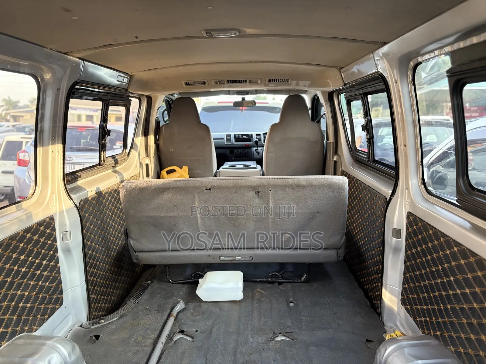 Toyota HiAce 2010 Silver