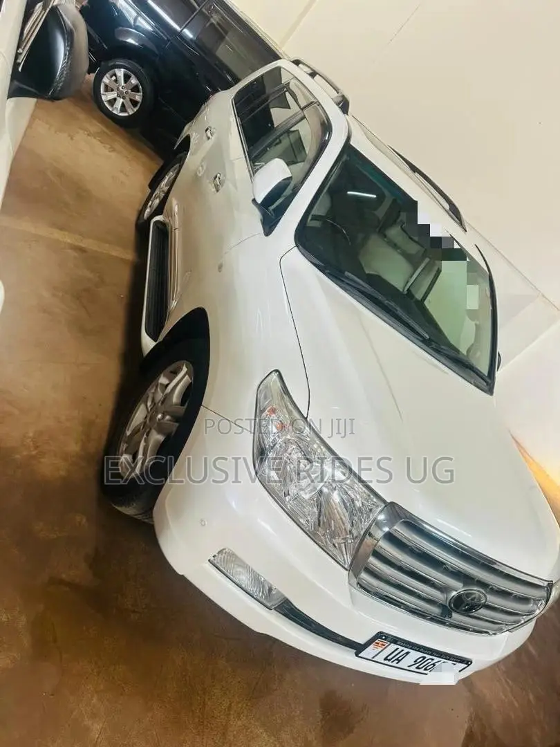Toyota Land Cruiser 2015 White