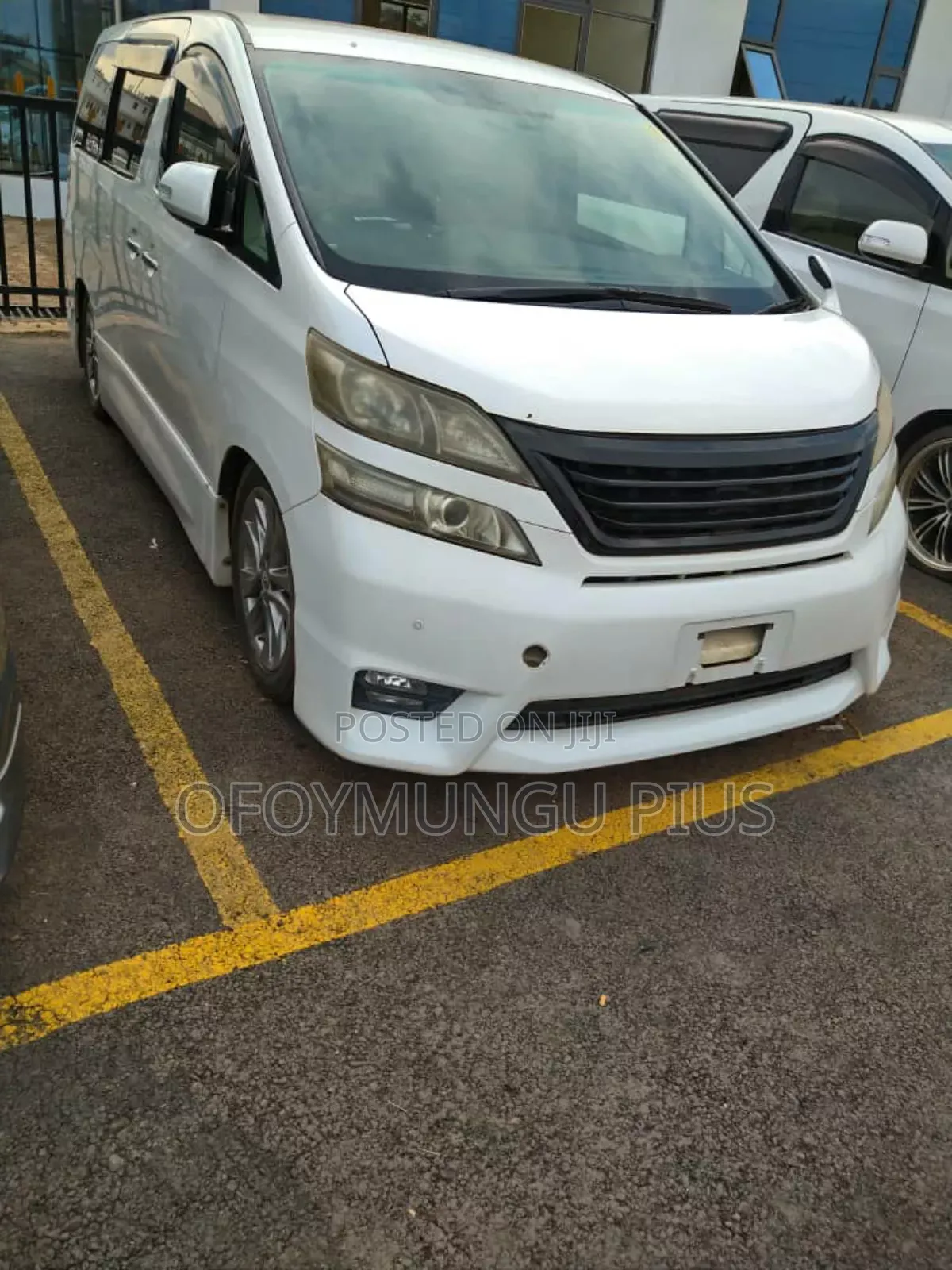 Toyota Alphard 2011 White