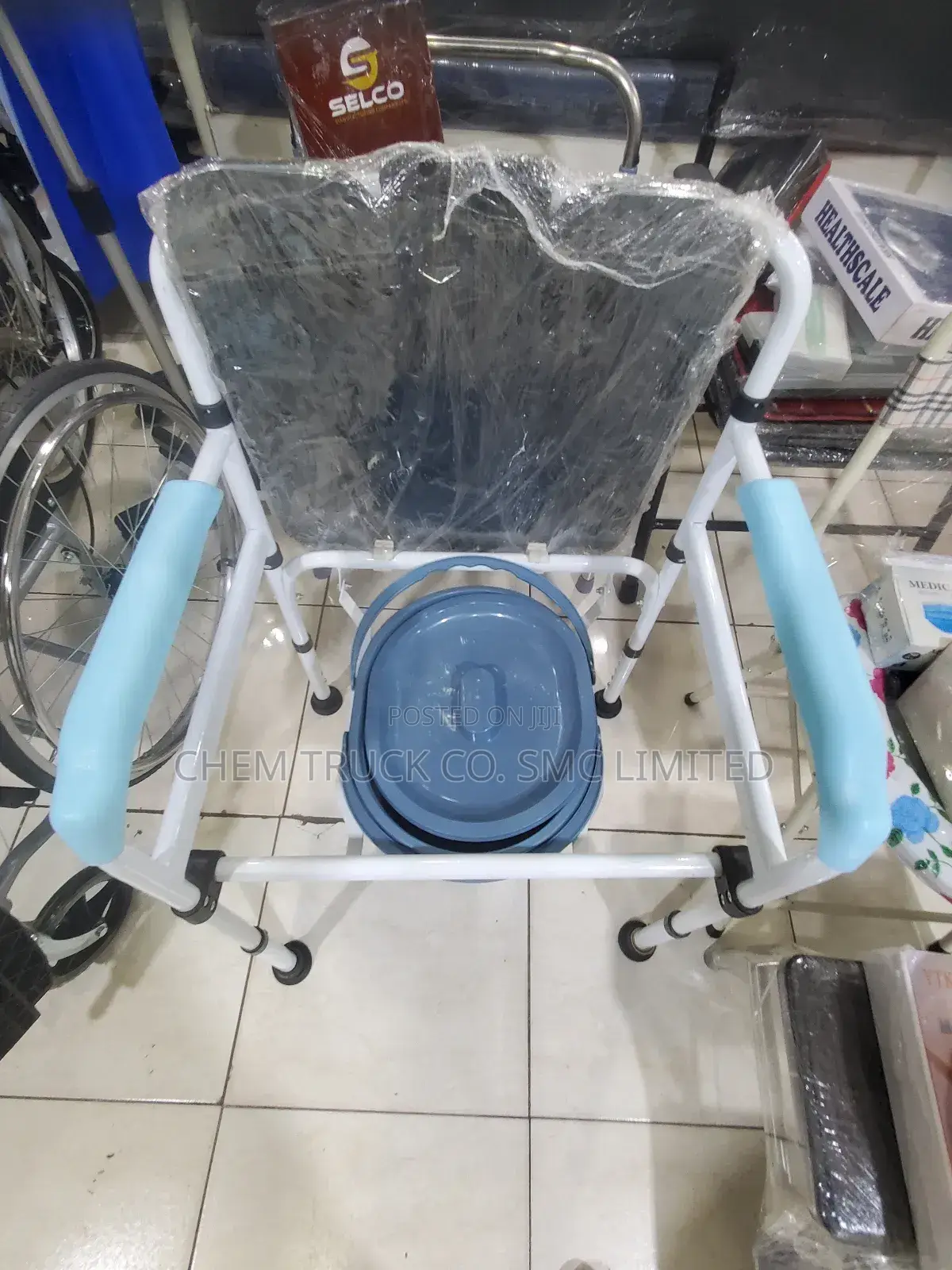 Commode Chair