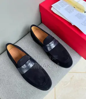Classic Men Designer Ferragamo Loafers in Stock