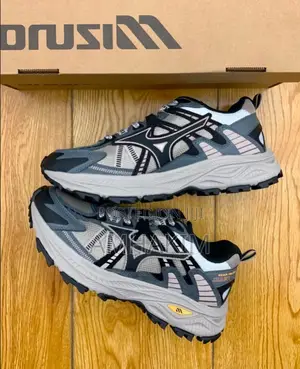 Classic Mizuno Racer Trail Sneakers in Stock