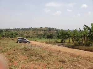 100x100 Land Buwambo, Lugo Estate