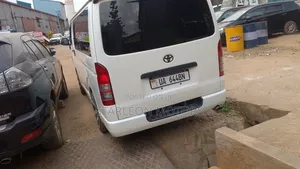 Toyota HiAce 2011 White