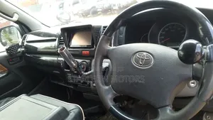 Toyota HiAce 2011 White