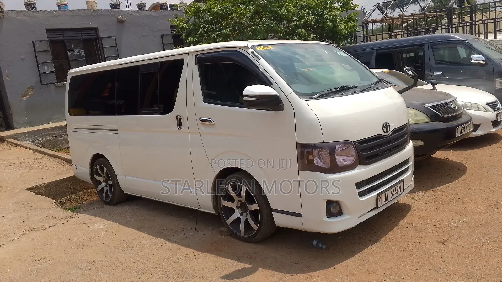 Toyota HiAce 2011 White