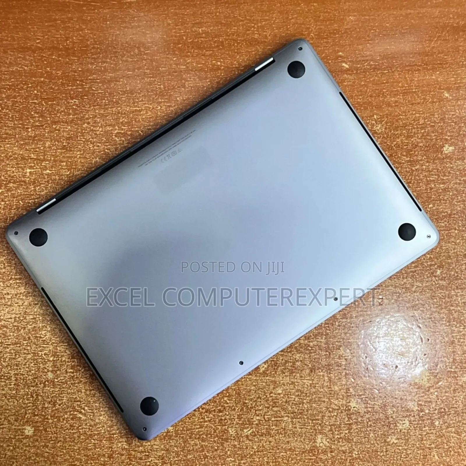 Laptop Apple MacBook Pro 2022 M2 8GB Apple M2 SSD 256GB