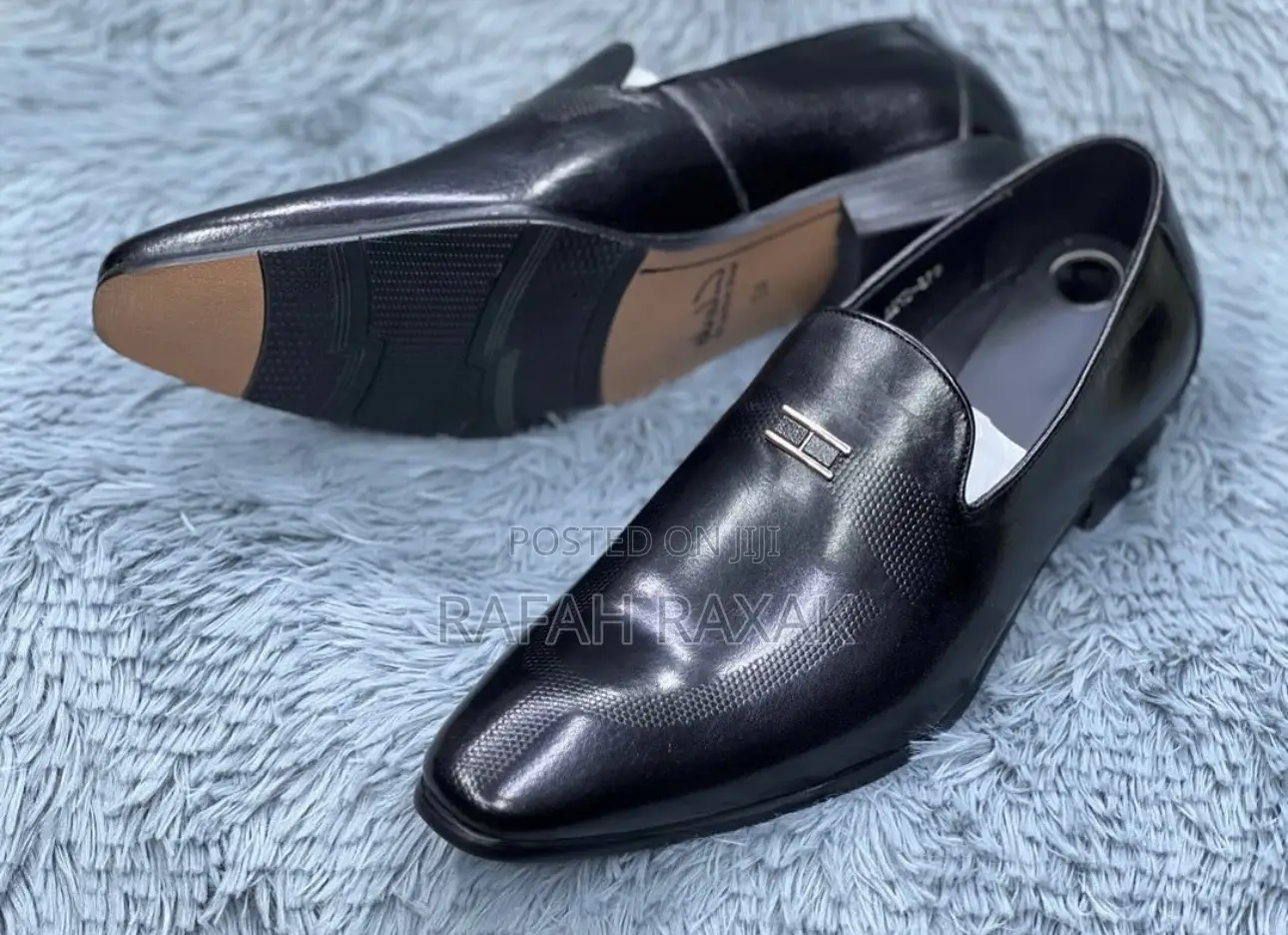 Original Super Classic Black Clarks Gentle Offce Shoes