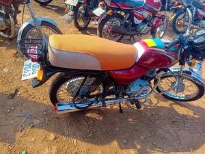 Bajaj Boxer 2023 Red