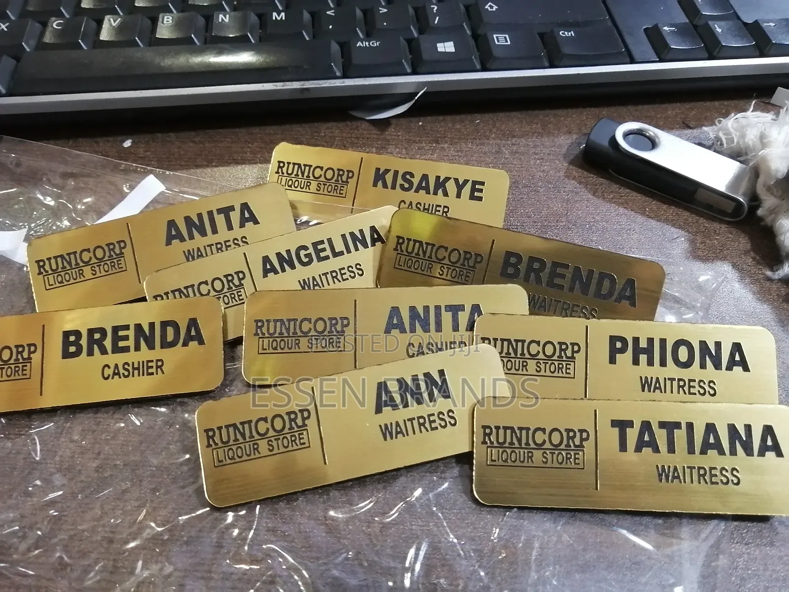 Nametags.Gold Silver