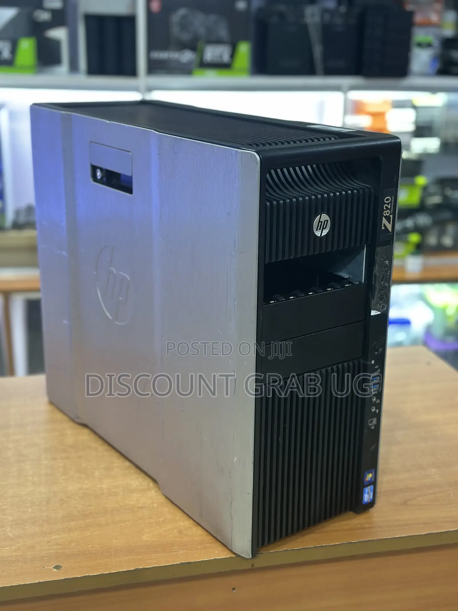 Desktop Computer HP Z820 32GB Intel Xeon HDD+SSD 512GB