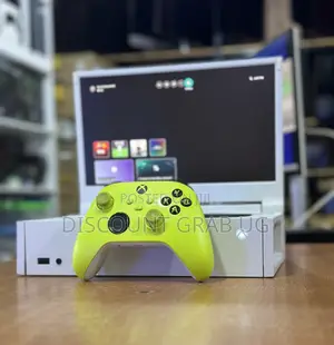 Portable Xbox Series S Screen With One Controller