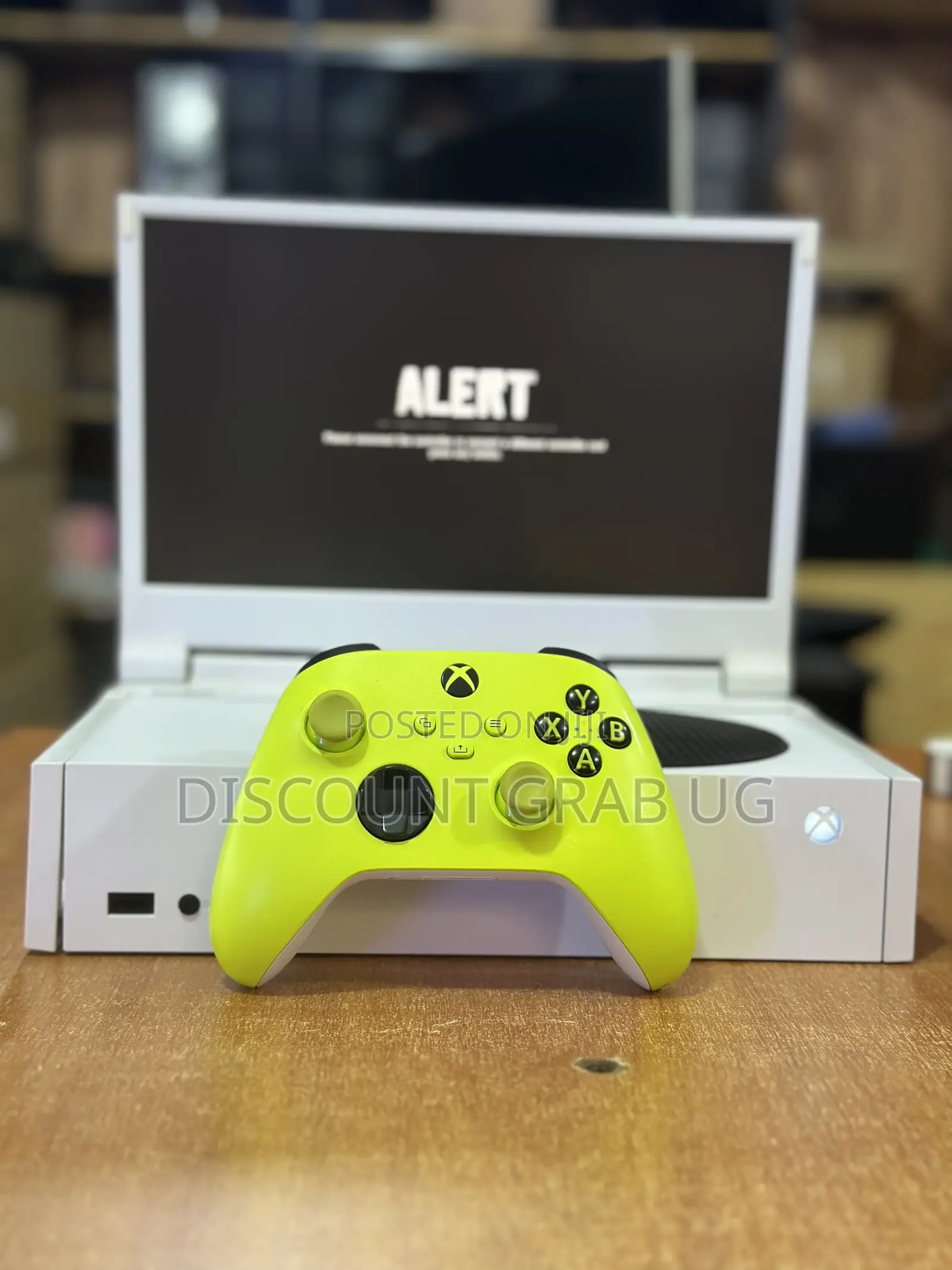 Portable Xbox Series S Screen With One Controller