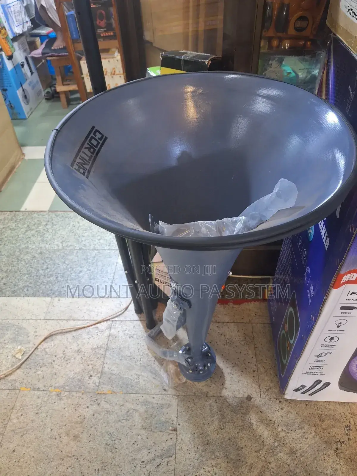Cortina Megaphone