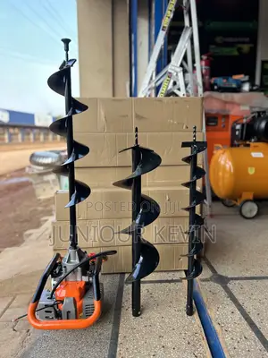 Earth Auger Machine With 3 Bits