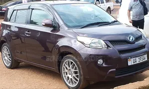 Toyota IST 2011 Maroon