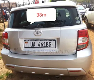 Toyota IST 2010 Silver