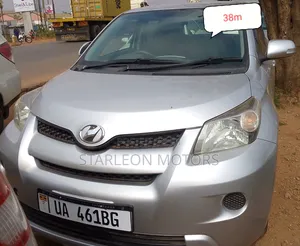Toyota IST 2010 Silver
