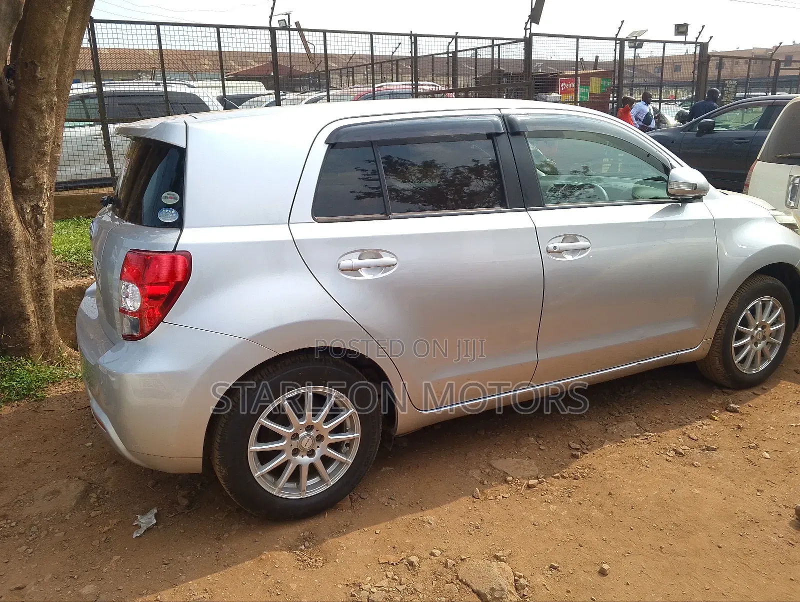 Toyota IST 2010 Silver