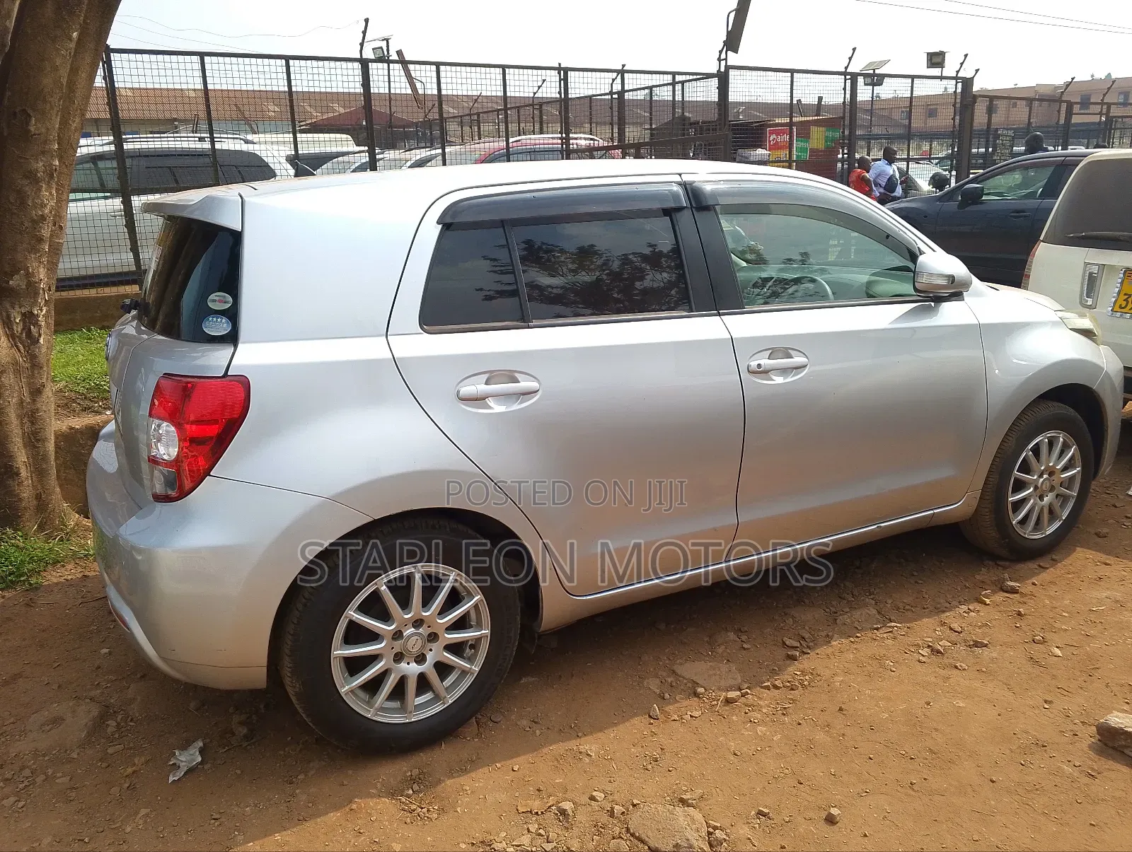 Toyota IST 2010 Silver