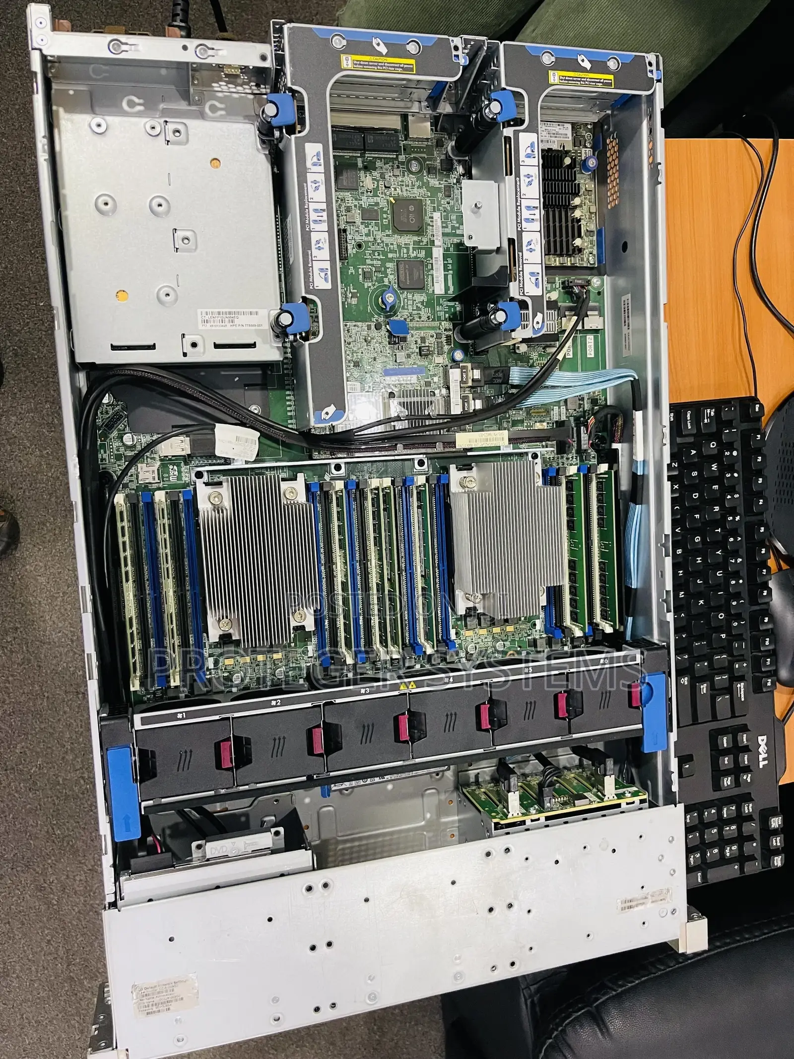 Server HP ProLiant DL380 Gen9 128GB Intel Xeon HDD+SSD 500GB