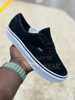 Original Black/White Suede Vans Off The Wall Sneakers