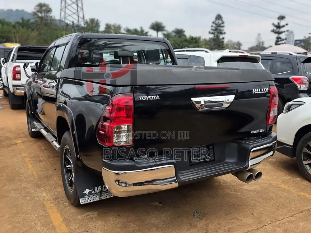 Toyota Hilux 2019 Black