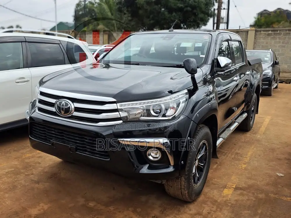 Toyota Hilux 2019 Black