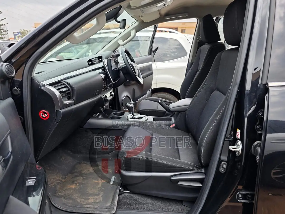 Toyota Hilux 2019 Black