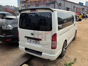 Toyota HiAce 2011 White