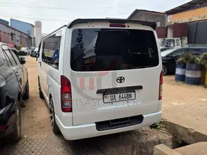 Toyota HiAce 2011 White