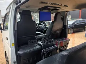 Toyota HiAce 2011 White