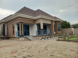 Furnished 4bdrm Bungalow in Kira for sale