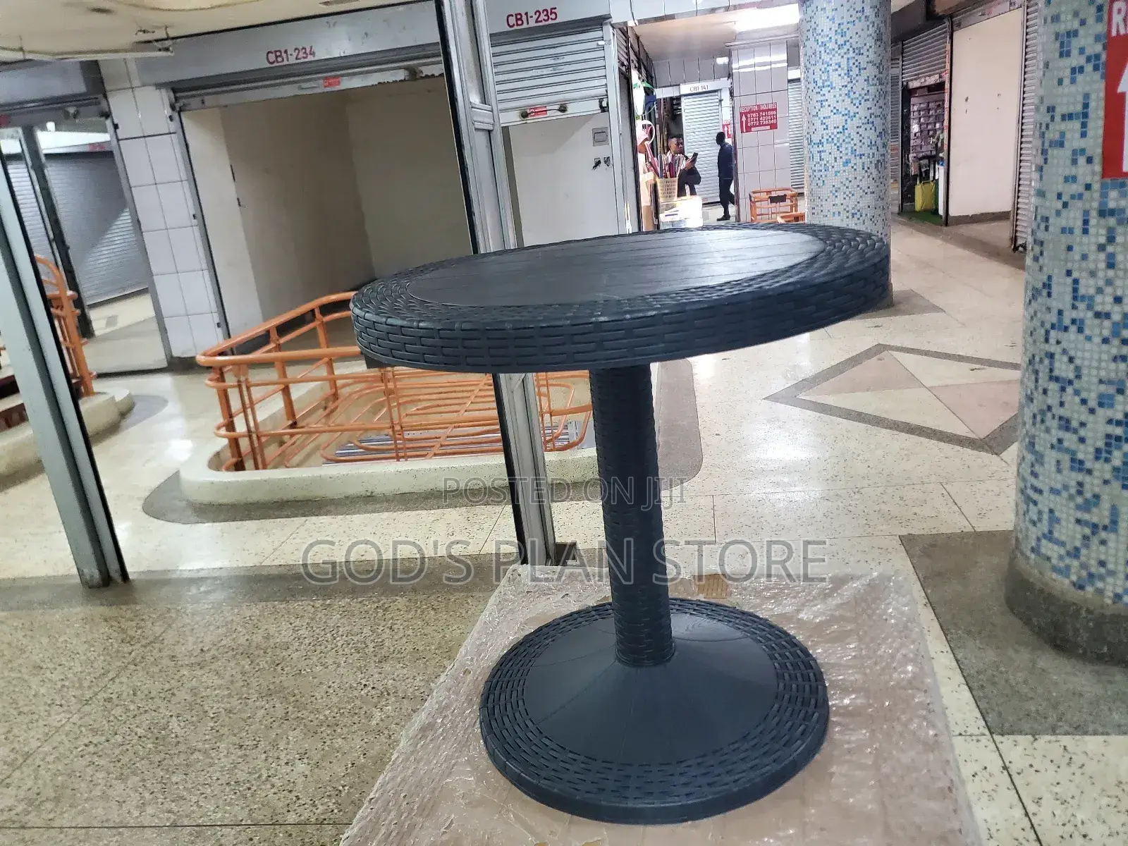 Plastic Table Black With Round Base