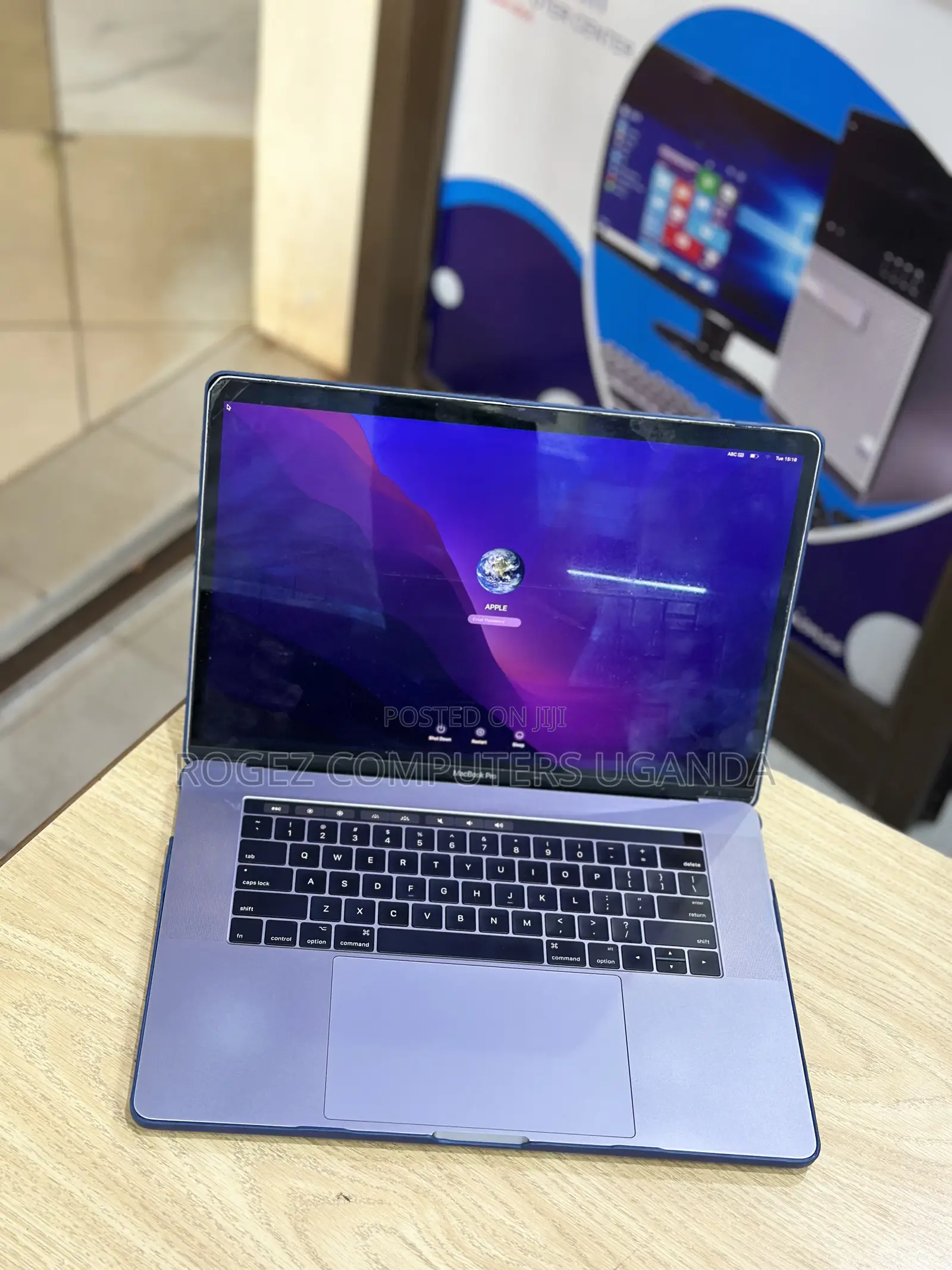 New Laptop Apple MacBook Pro 16GB Intel Core I7 SSD 512GB