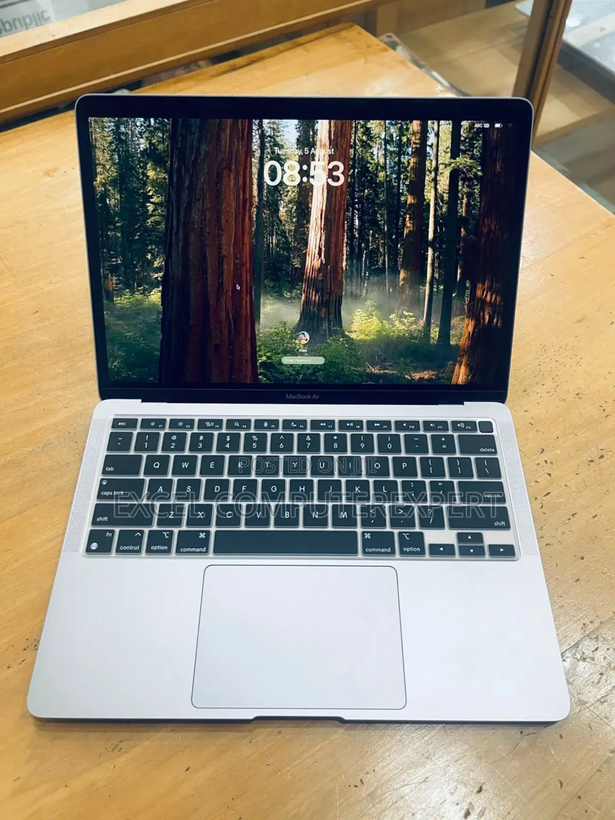 New Laptop Apple MacBook Air 8GB Apple M1 SSD 256GB