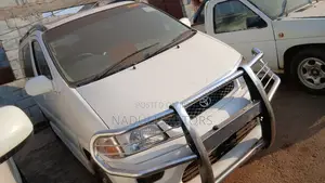 Toyota Regius 2001