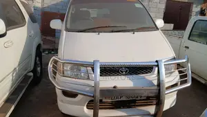 Toyota Regius 2001